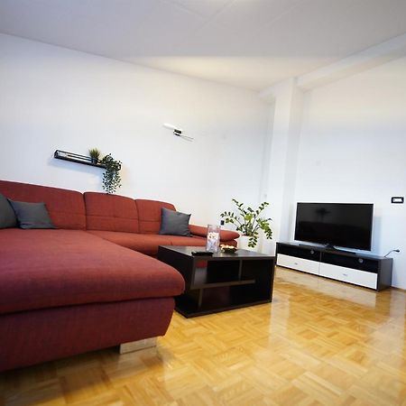 Apartments Loncar-Near Zrce Beach Novalja Exterior foto